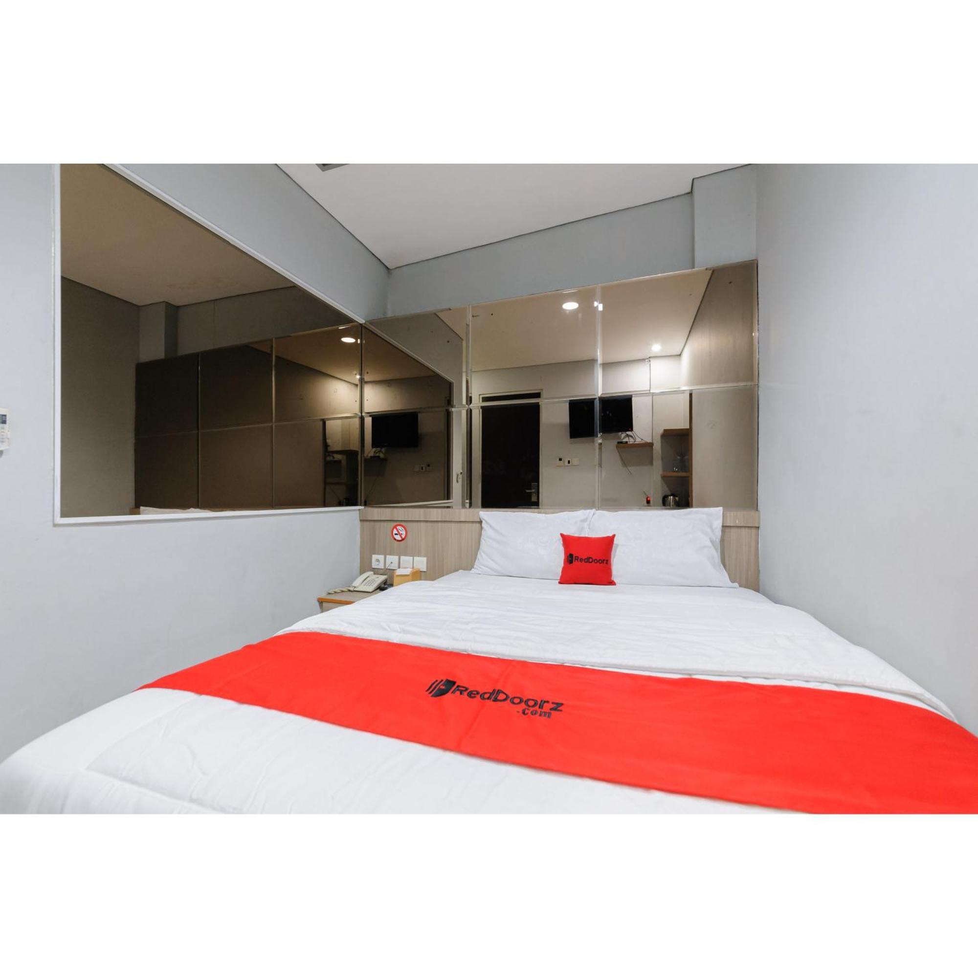 Reddoorz Plus Near Grand Indonesia Cakarta Dış mekan fotoğraf