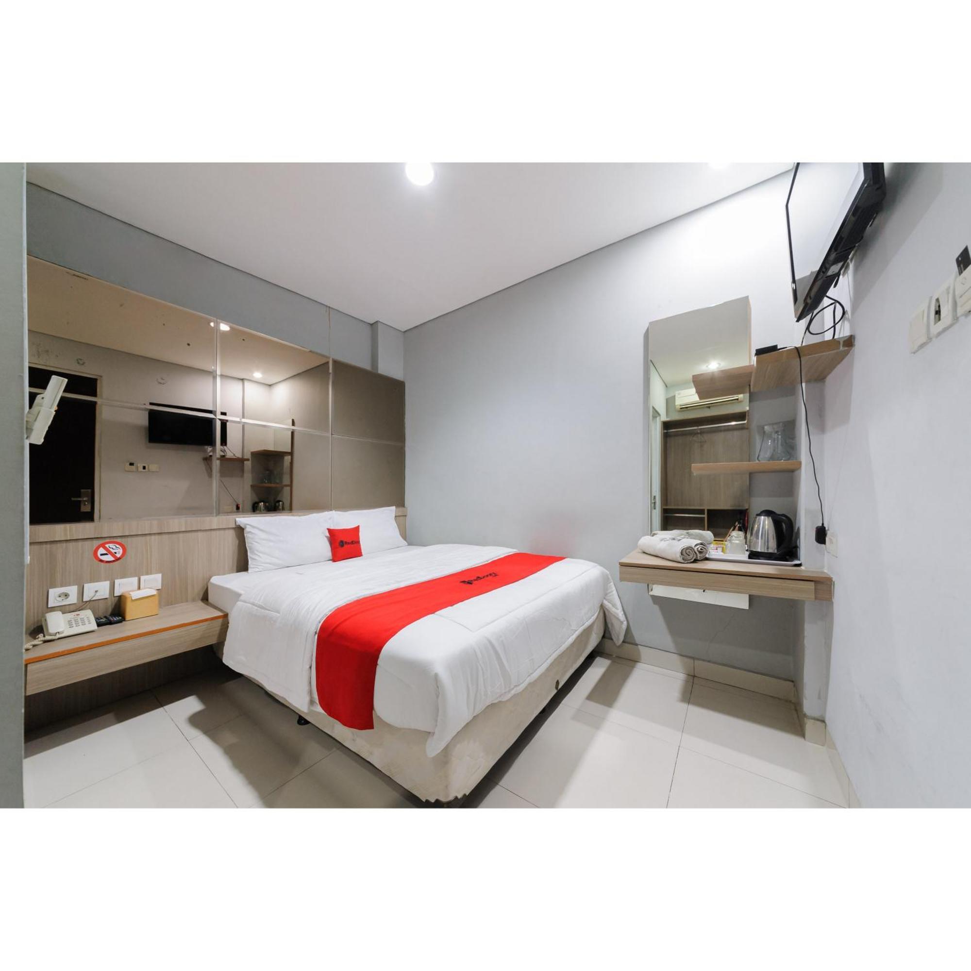 Reddoorz Plus Near Grand Indonesia Cakarta Dış mekan fotoğraf
